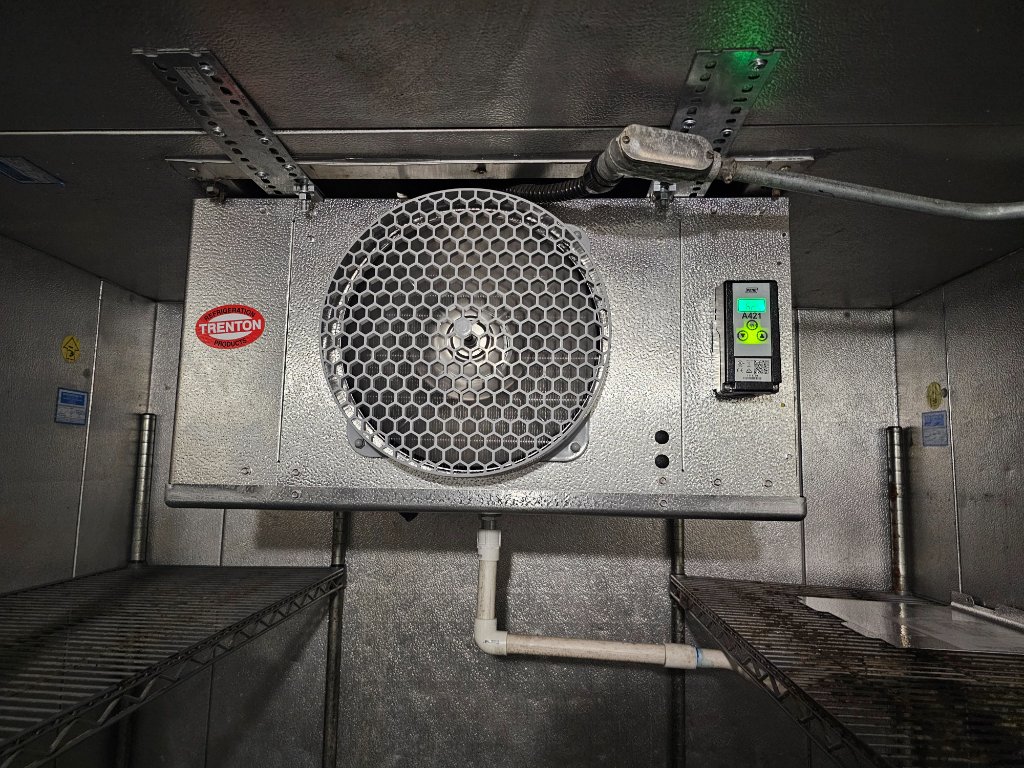 Trenton evaporator unit ceiling mounted in walk-in