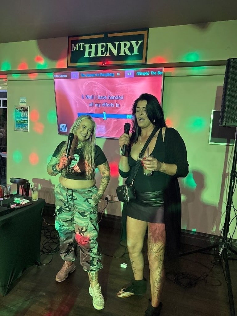 Mount Henry Tavern entertainment