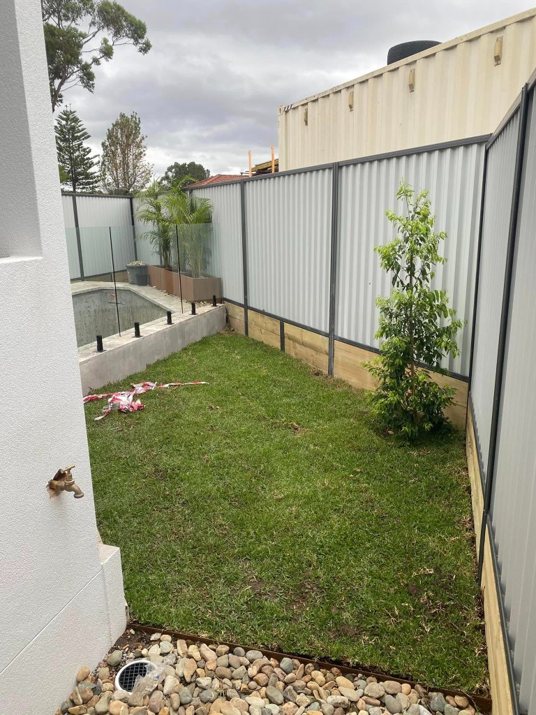 Duplex Pebbles & Planting