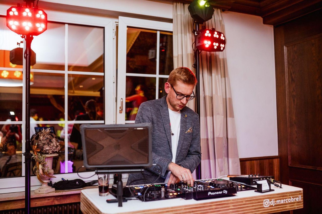 Marco Brell am DJ-Pult