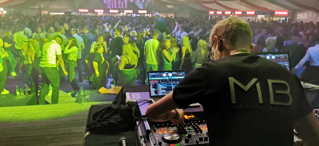 DJ Marco Brell beim Festival-Auftritt im Oldenburger Münsterland