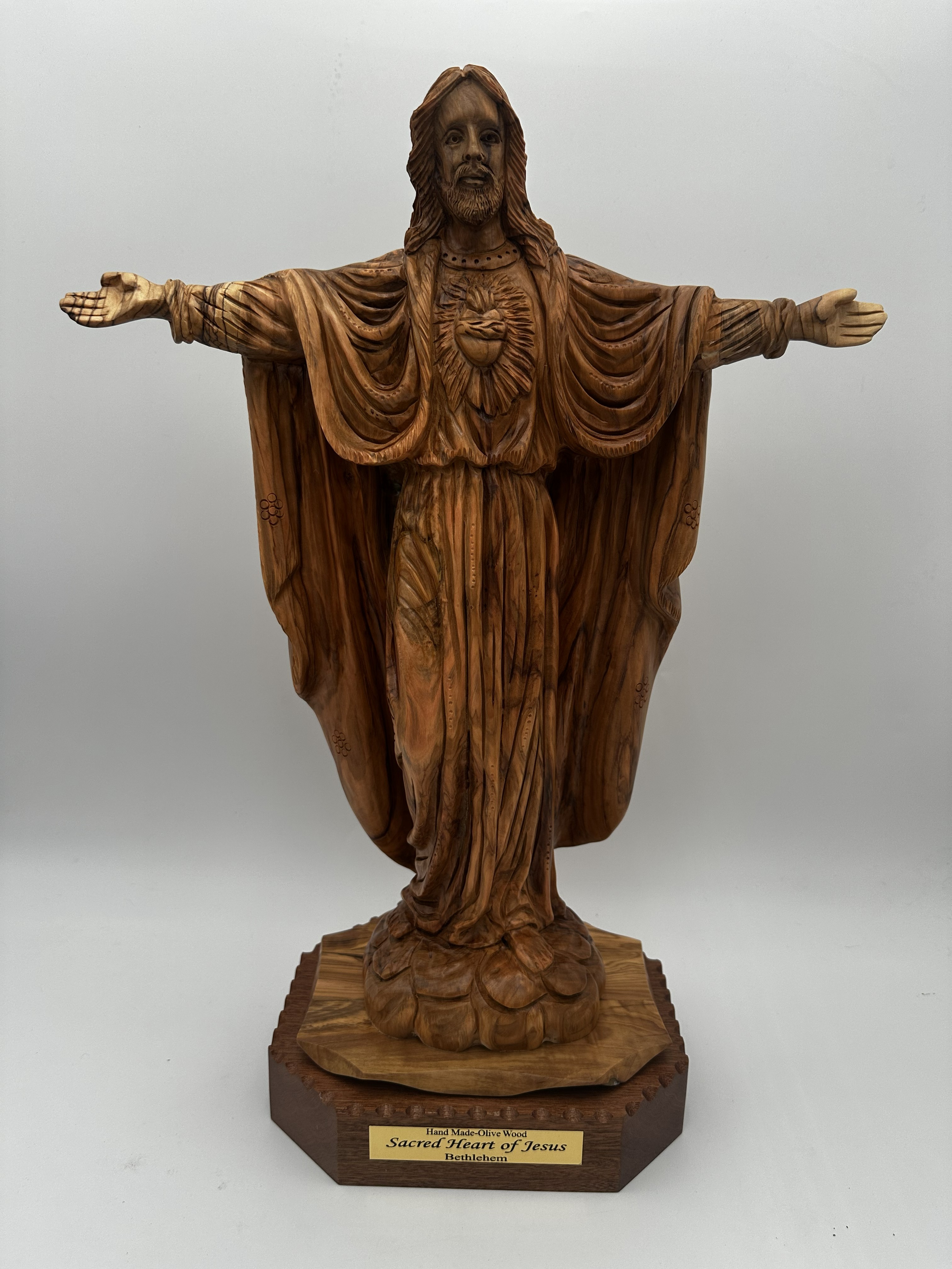 Sacred Heart of Jesus Statue