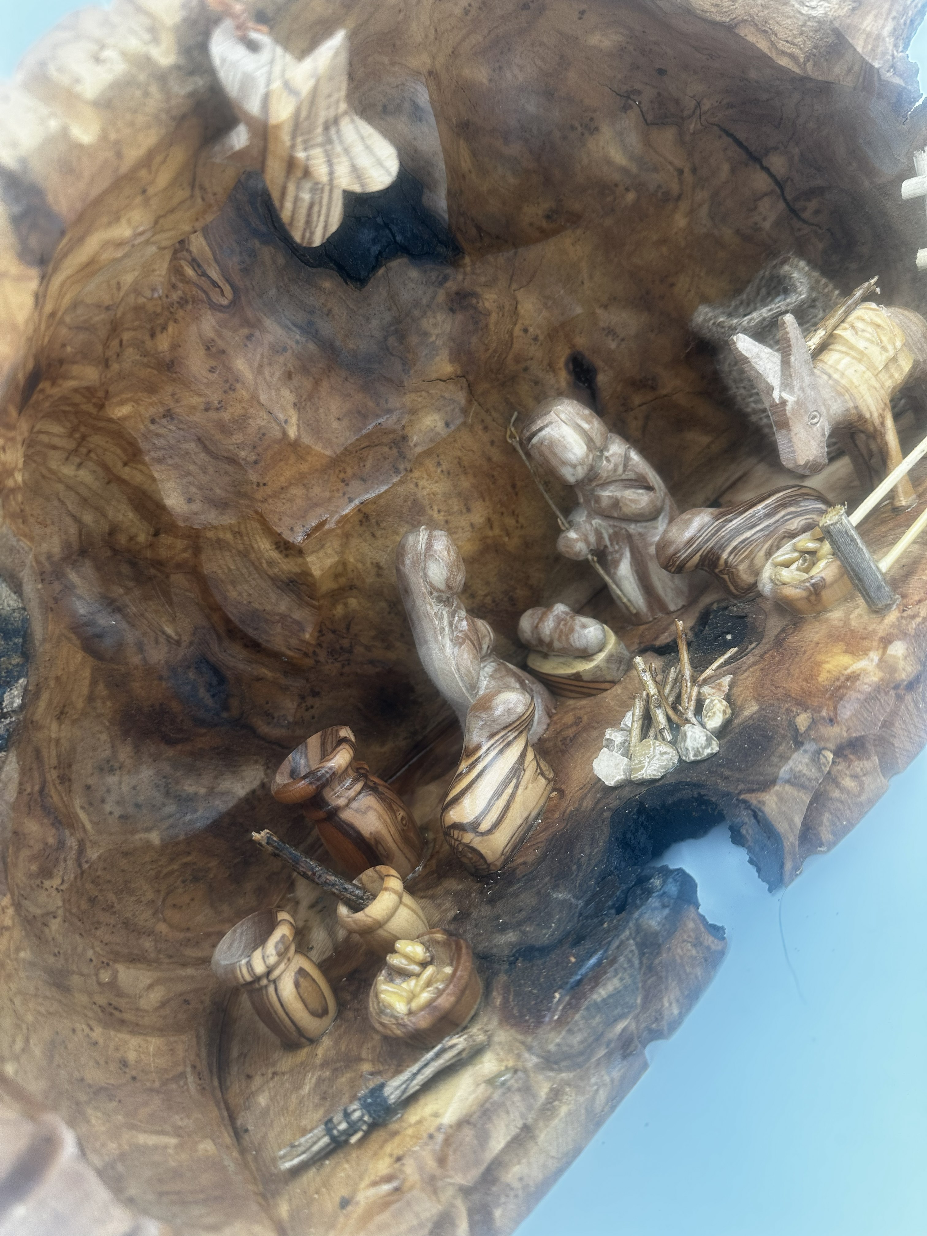 Ancient Olive Wood Nativity Log (16 x 9 in) 3