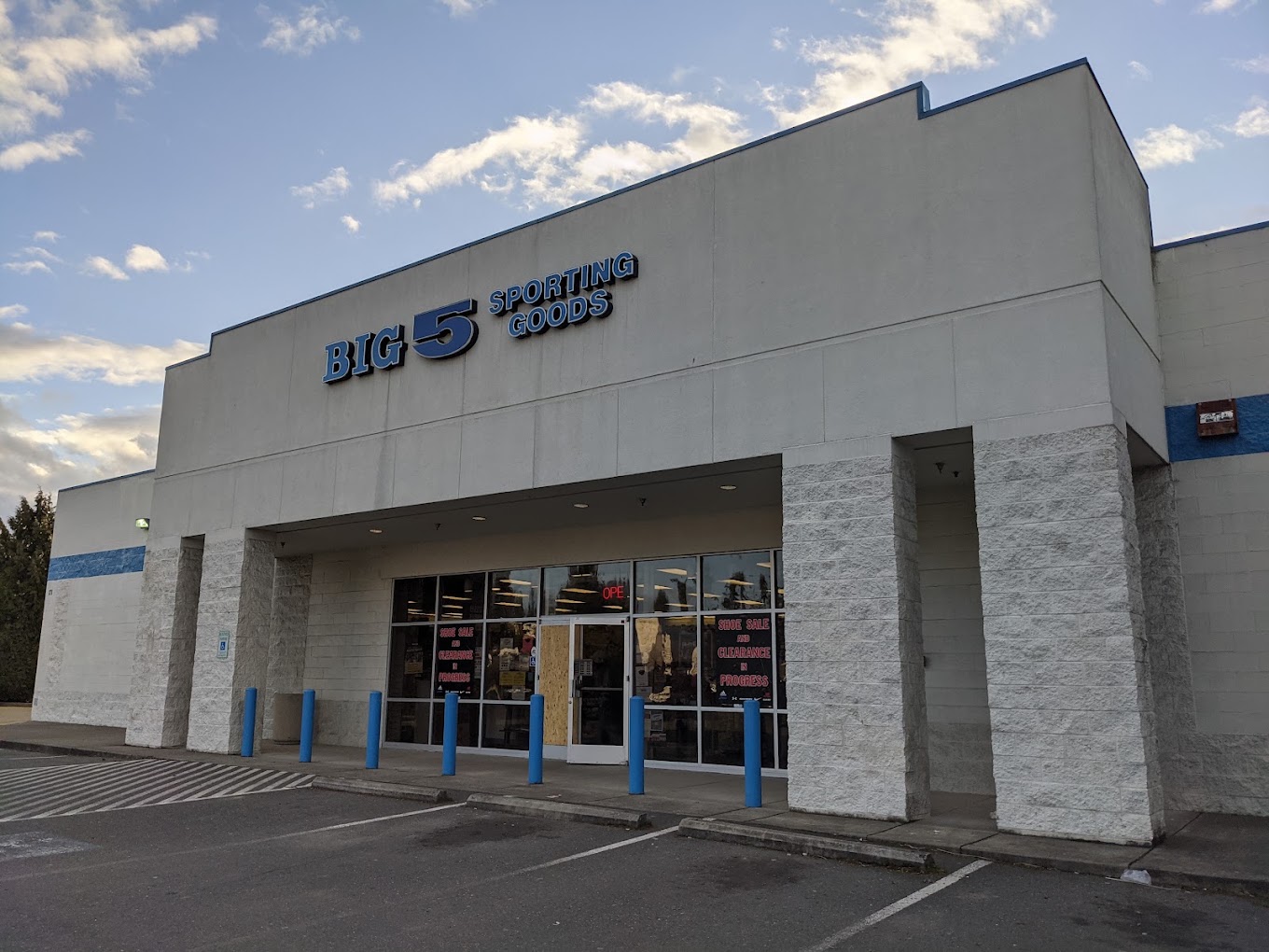 Big 5 Sporting Goods pop-up market