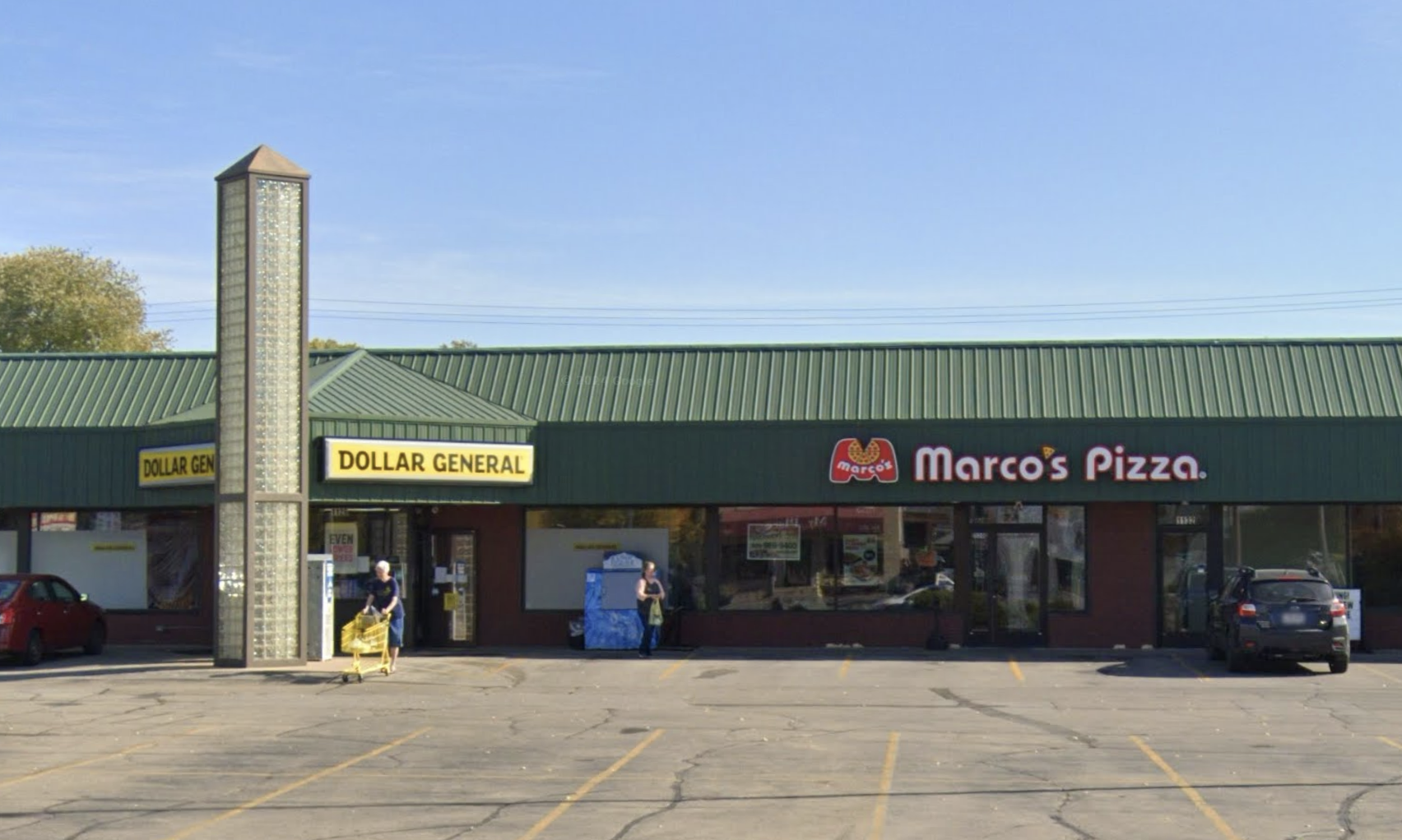 Dollar General/Marco's Pizza pop-up market