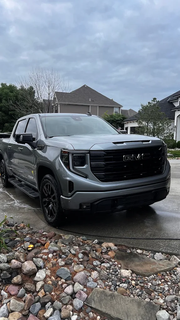 GMC Sierra exterior detail