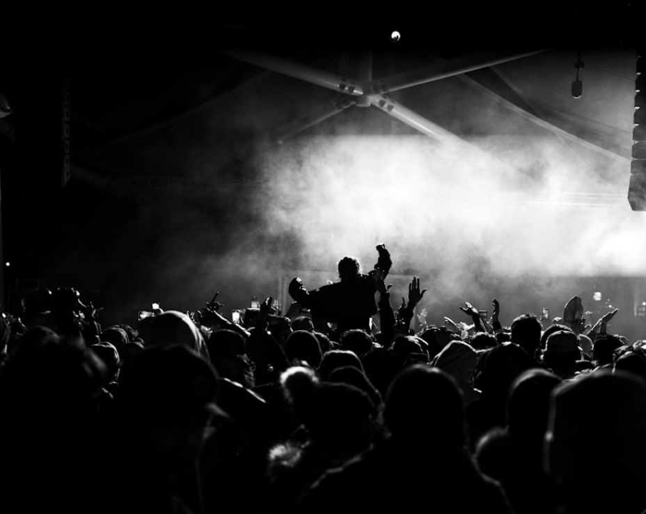 Discover live music near you.