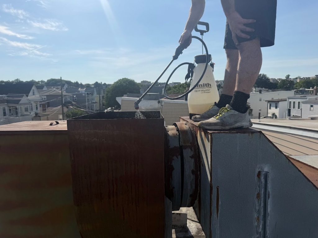 Rooftop degreasing service
