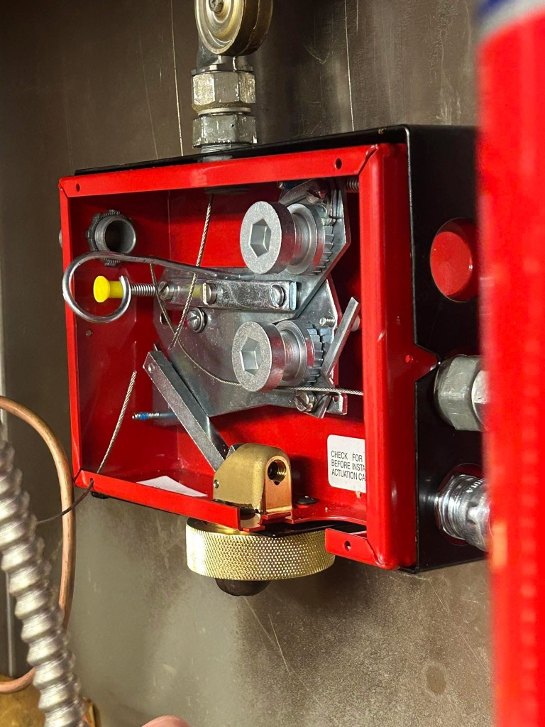 Fire suppression control head assembly