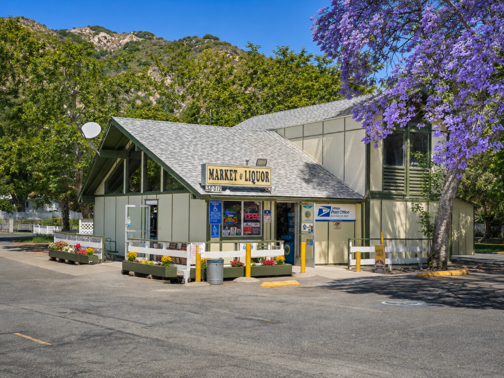All Seasons Market & Deli in Escondido, California