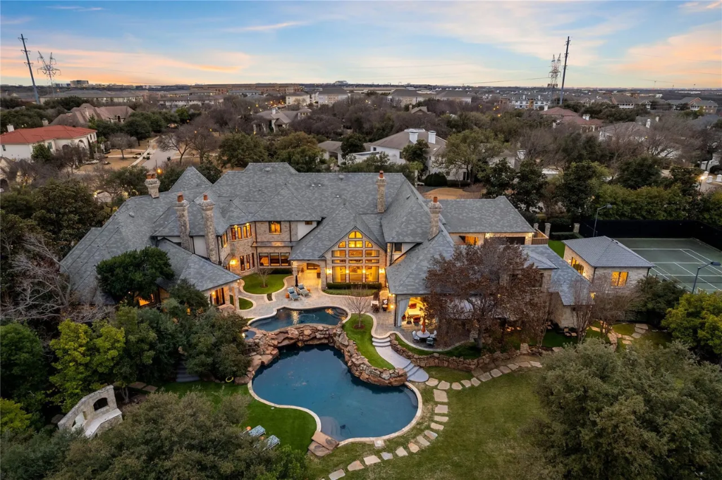 Deerfield & Kings Ridge — Luxury Resale