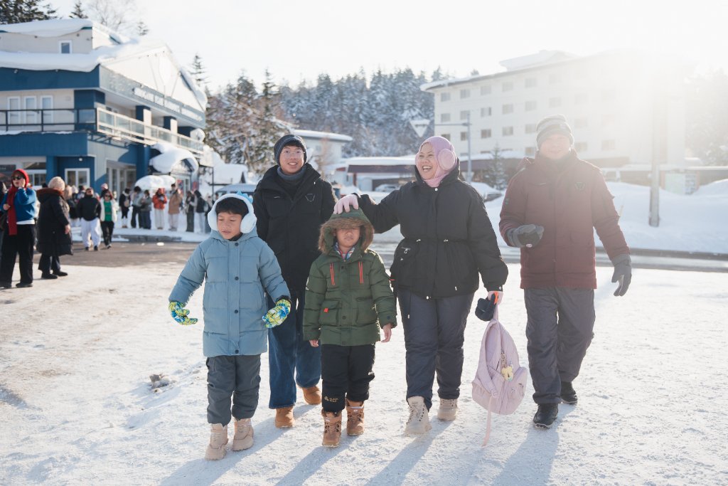 Ski Travelers