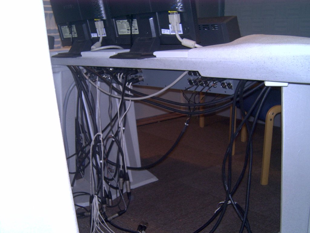 Archive 2004 - 1