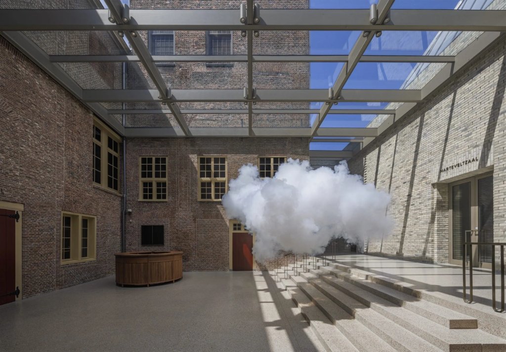 Nimbus cloud installation at Museum De Lakenhal