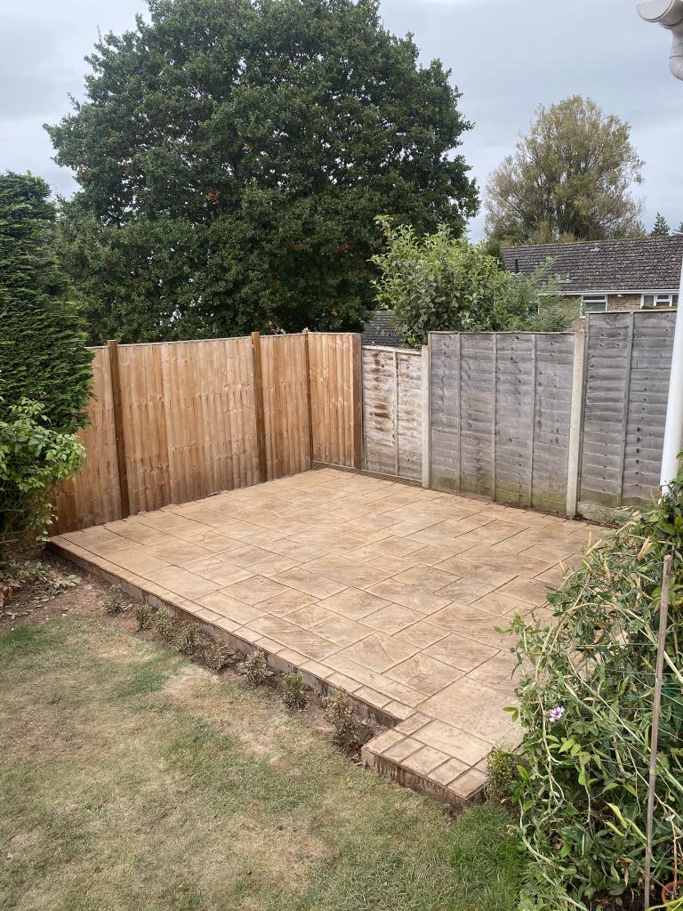 Ashlar Slate Printed Concrete Patio photo 1