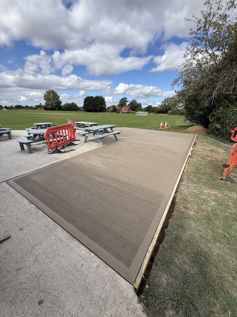 Concrete: 80m² Concrete Patio Extension