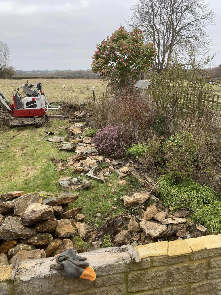 Garden Transformation — White Porcelain & Farm Fencing photo 4