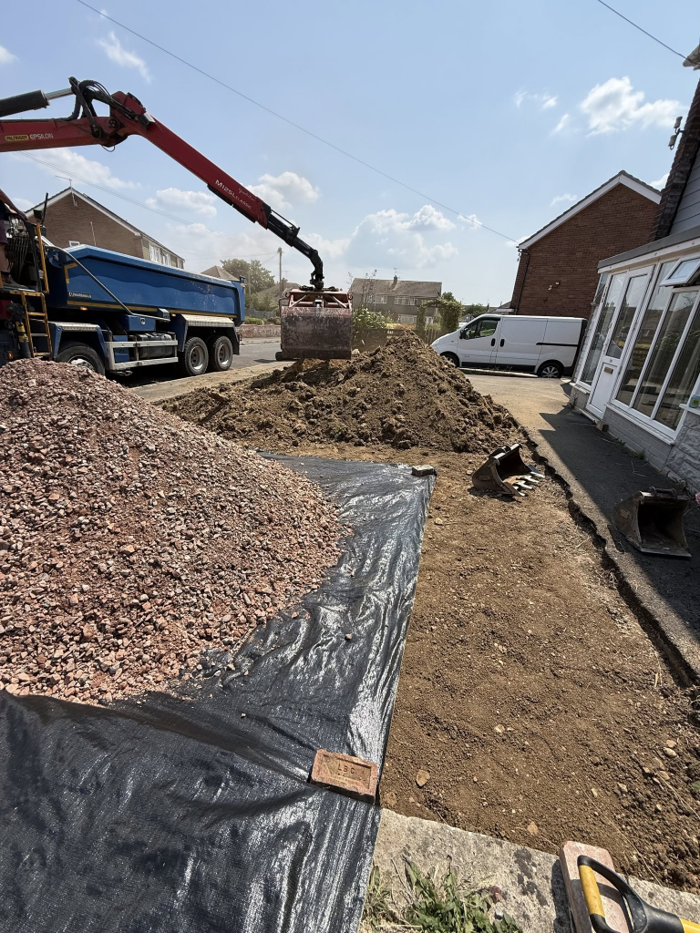Dropped Kerb & MOT Type 1 Driveway Base photo 4