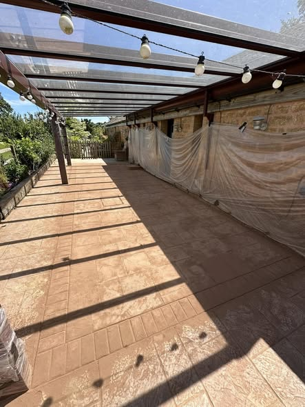 45m² Ashlar Slate Printed Concrete — Glass Room Base photo 3