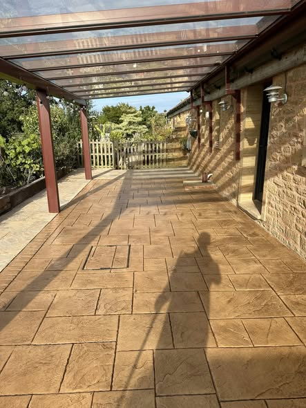 45m² Ashlar Slate Printed Concrete — Glass Room Base photo 2