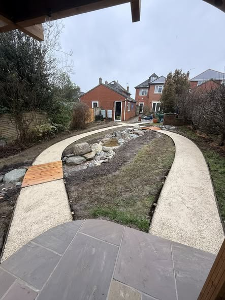 Garden Pathways with Steel Edging & Self-Binding Gravel photo 2