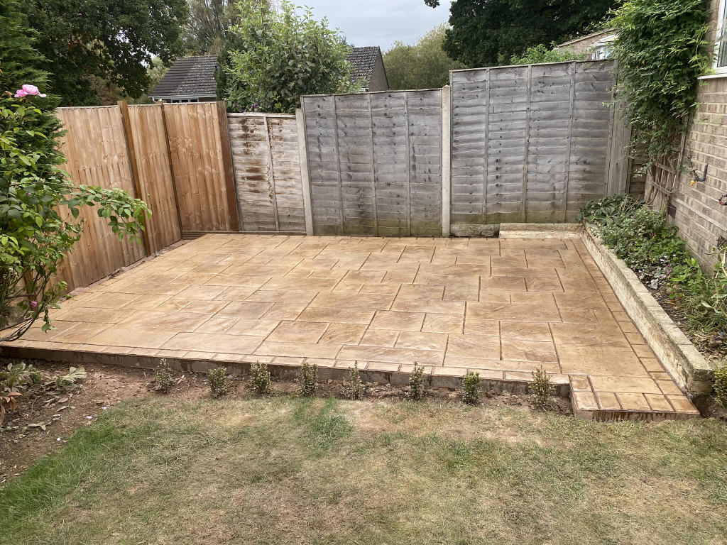 Ashlar Slate Printed Concrete Patio photo 2