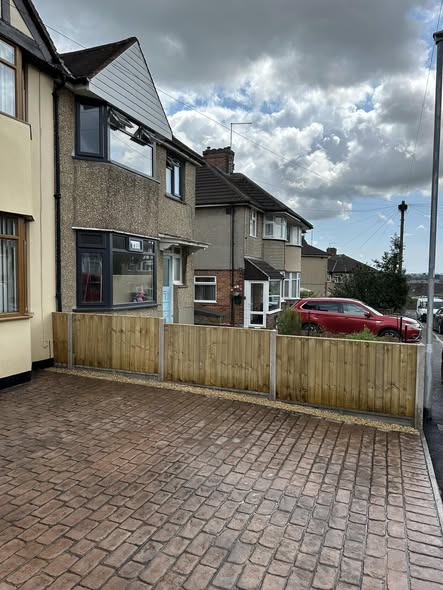 Dual-Style Fencing & Gates for Returning Customer photo 4