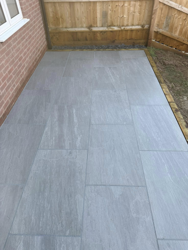 26m² Kandla Grey Porcelain with Oak Sleeper Border photo 2
