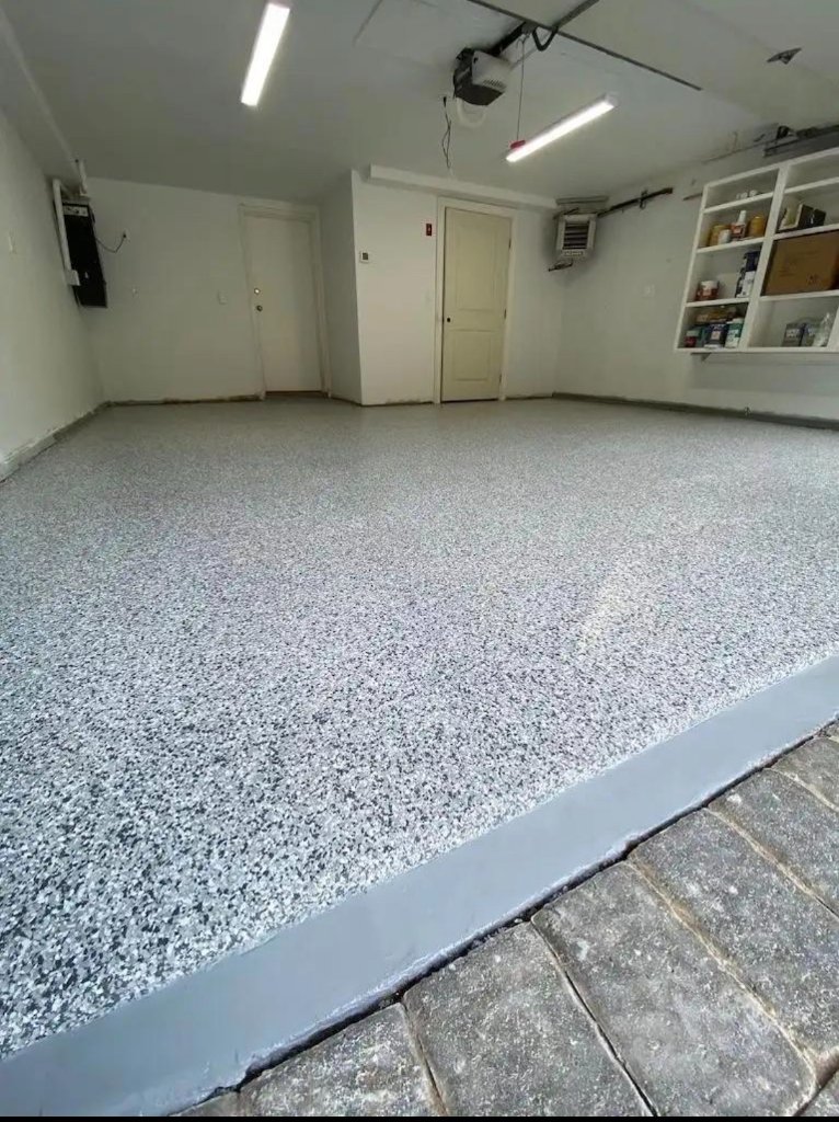 Grey Flake Garage — Flake System epoxy floor in Chicagoland