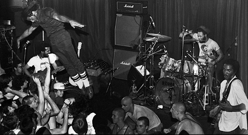 Bad Brains crowd surf