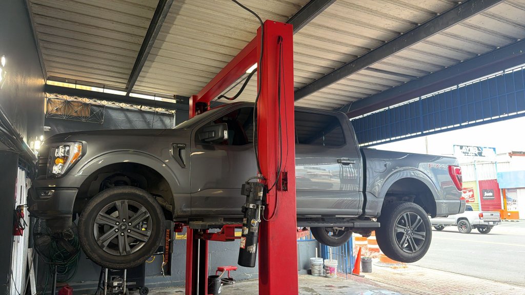 Lavado Completo — Ford F-150