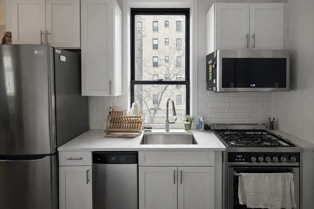 12 W 104th St thumb 3