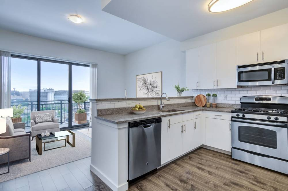 111 HARBOR POINT thumb 3