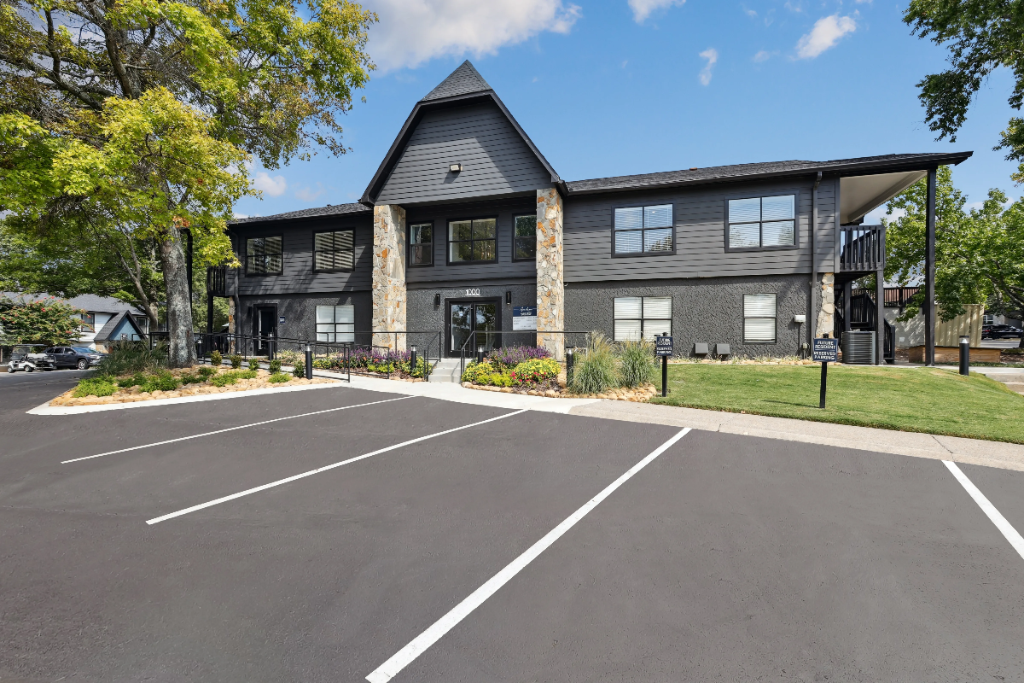 BELLEVUE HEIGHTS thumb 3