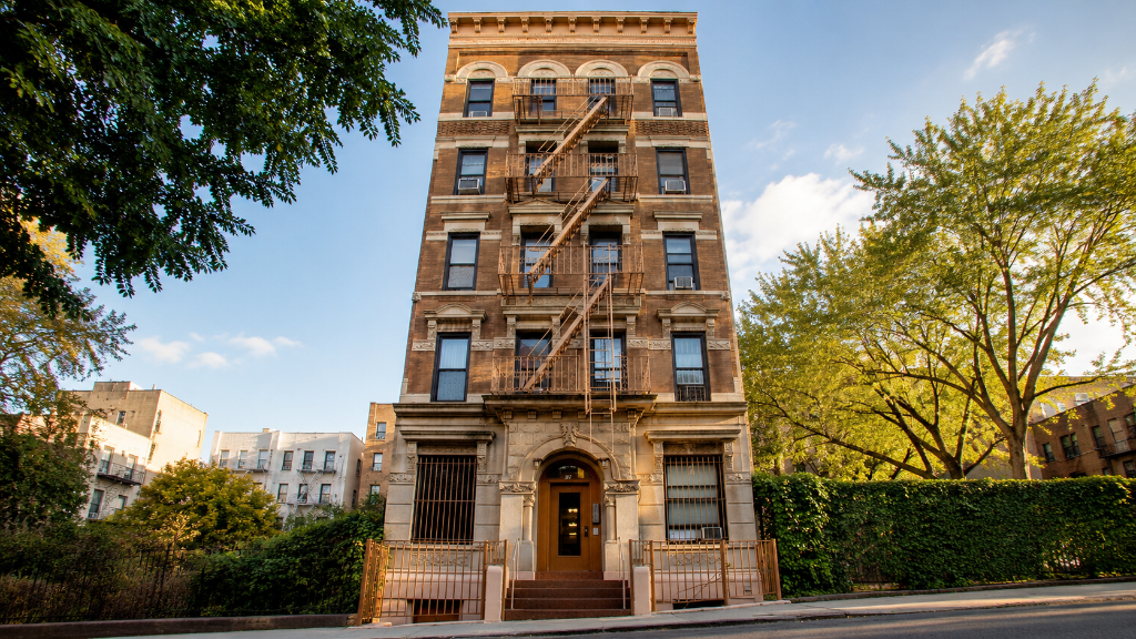 12 W 104th St