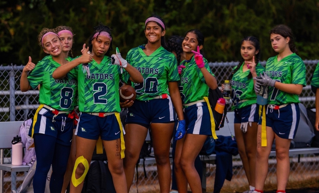 Gators sideline energy — team spirit before the whistle