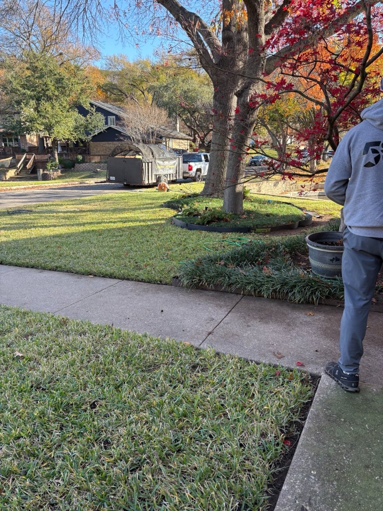 After Bagless Leaf Removal in Arlington, TX — clean, leaf-free lawn