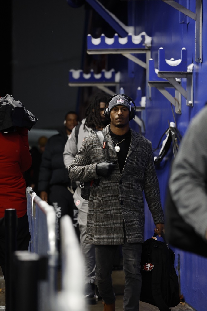LOCKER ROOM