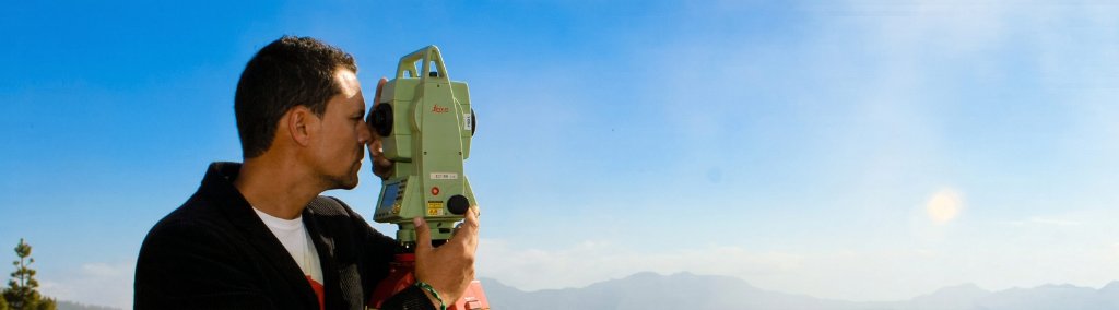 Ayoze Machín Topografía en trabajo de campo en Canarias
