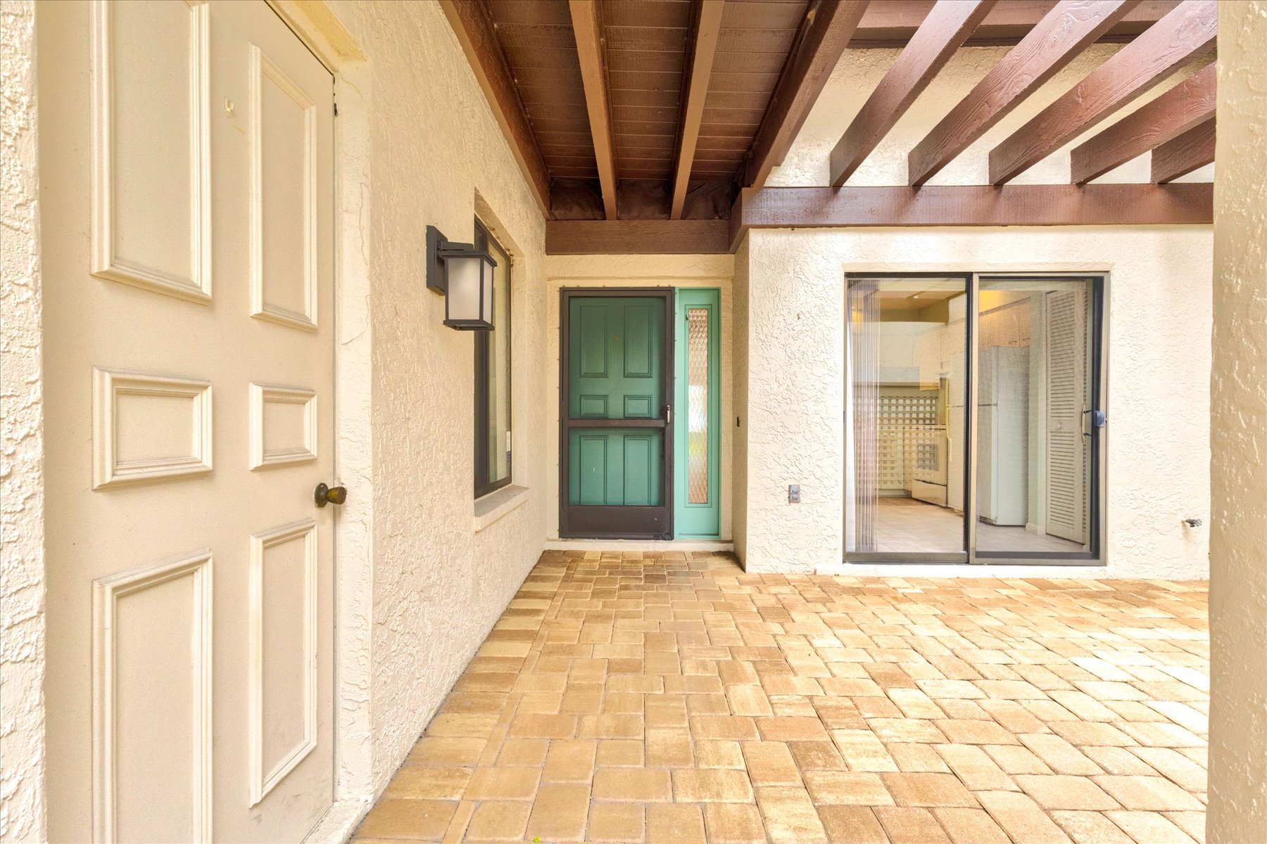 Covered entryway with pergola