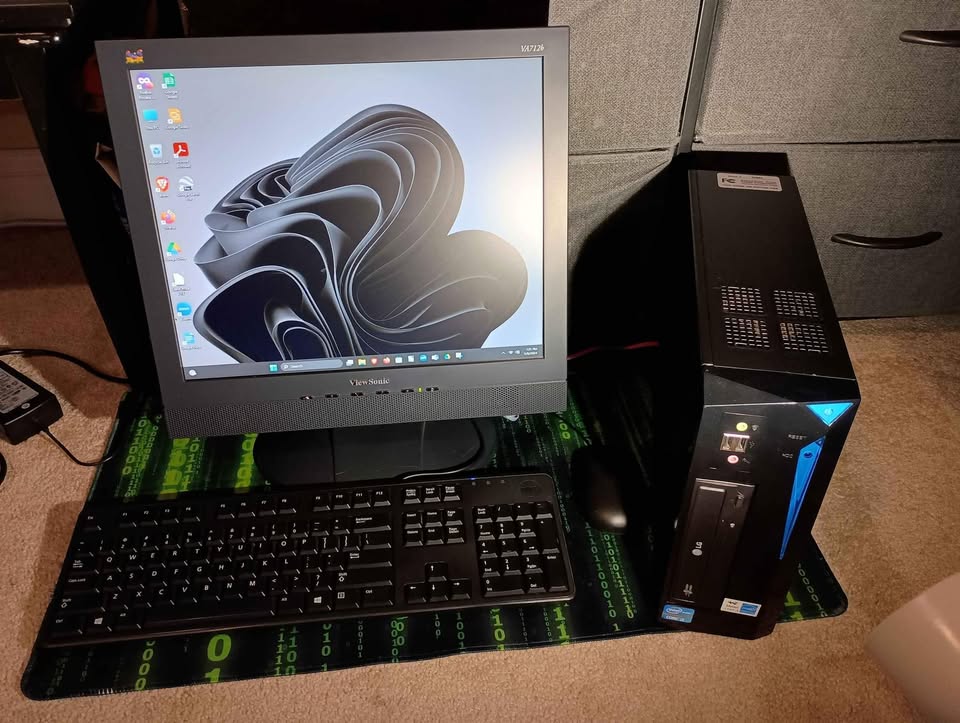Acer SFF Budget Build of Factory Refreshed Windows 11 Pro Bundled