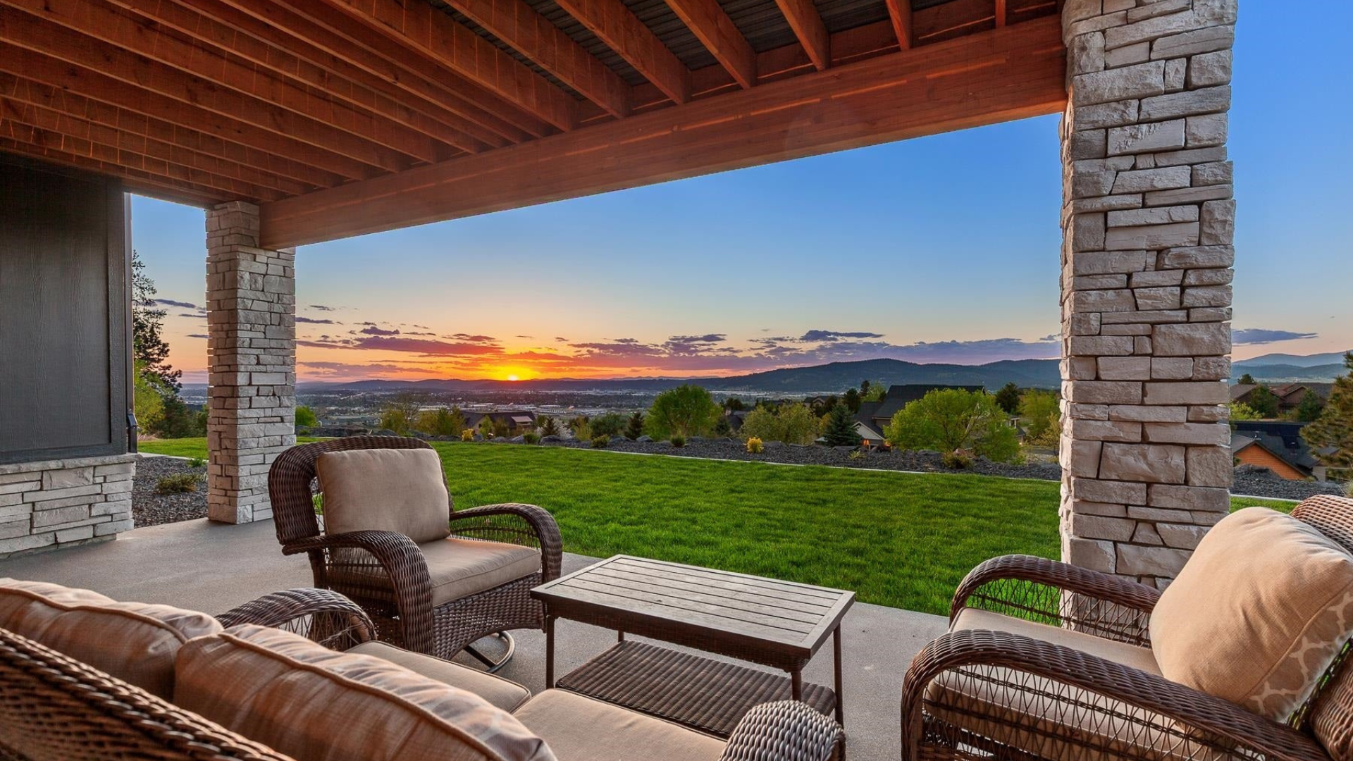 Covered Patio — Sunset Valley Views