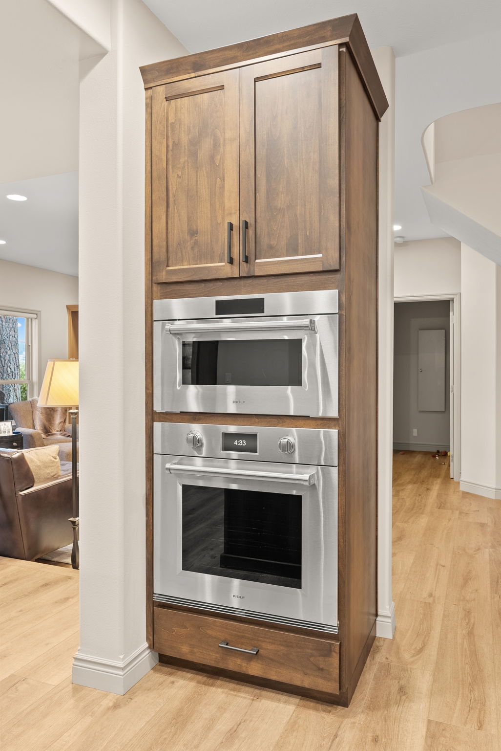 Built-In Wolf Oven & Microwave Stack