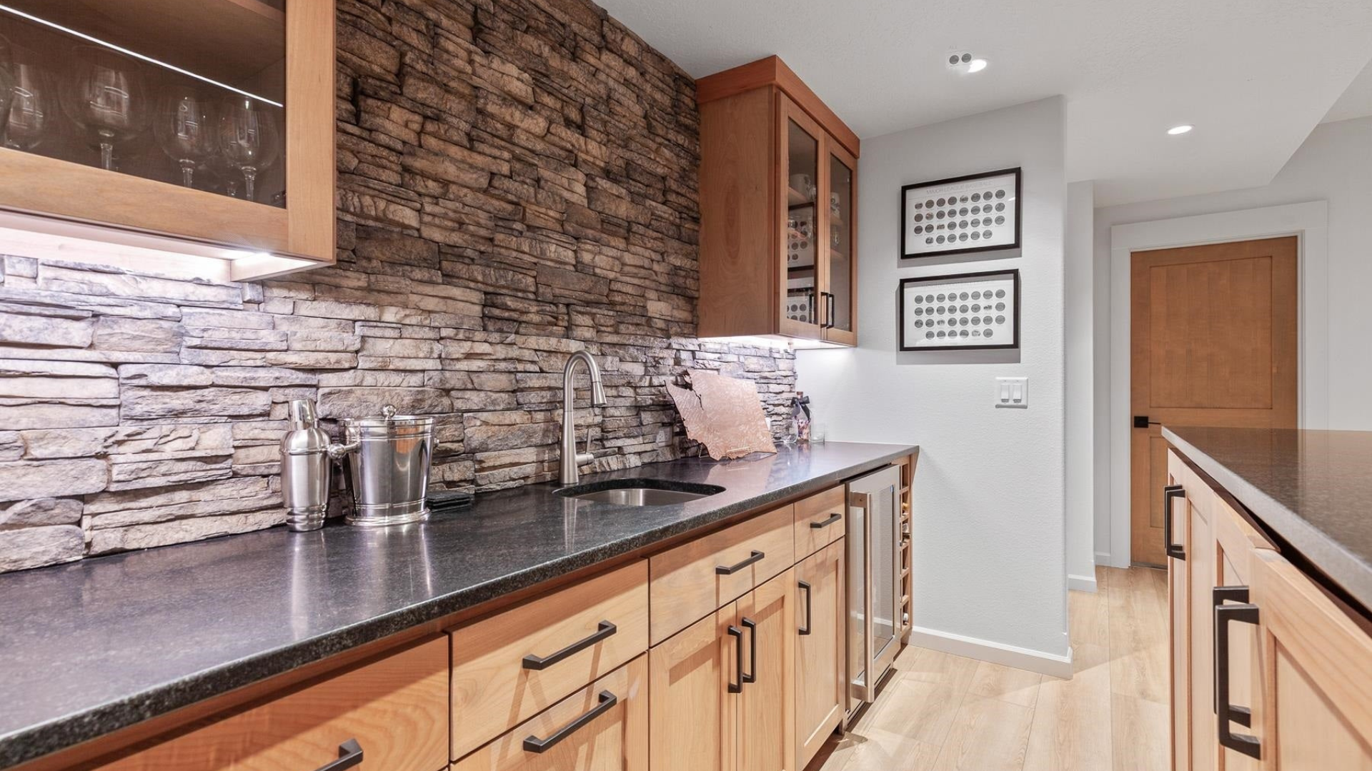 Dry Bar — Stacked Stone Backsplash & Glass Cabinetry