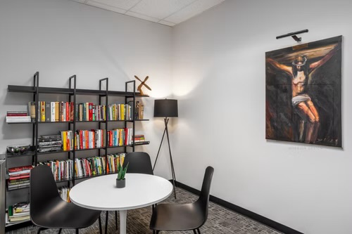 Library and meeting nook