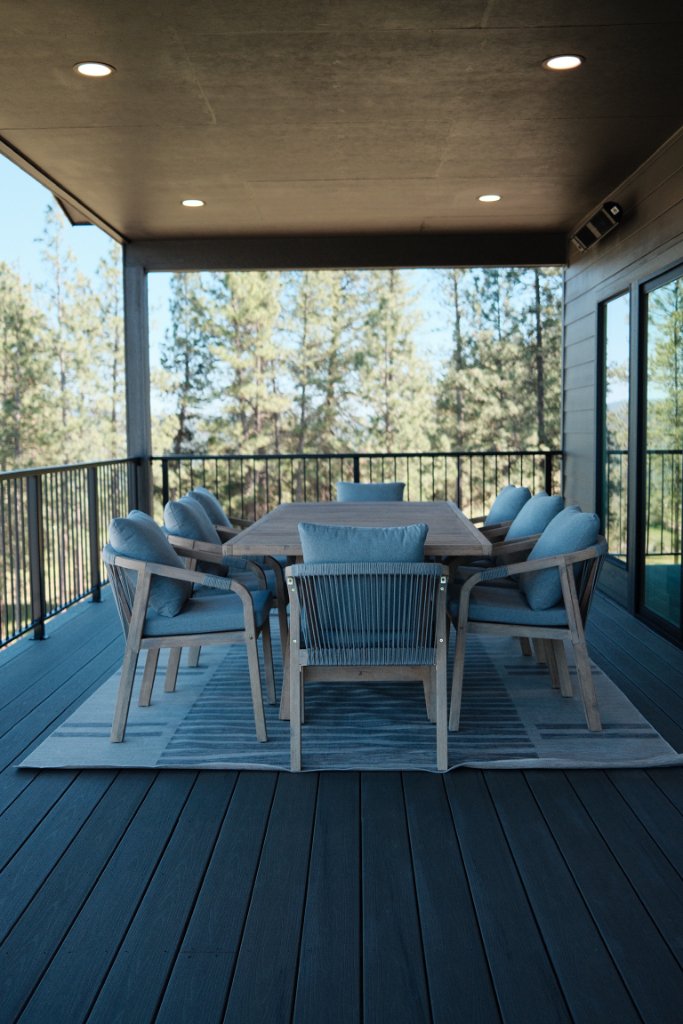Covered Deck — Outdoor Dining