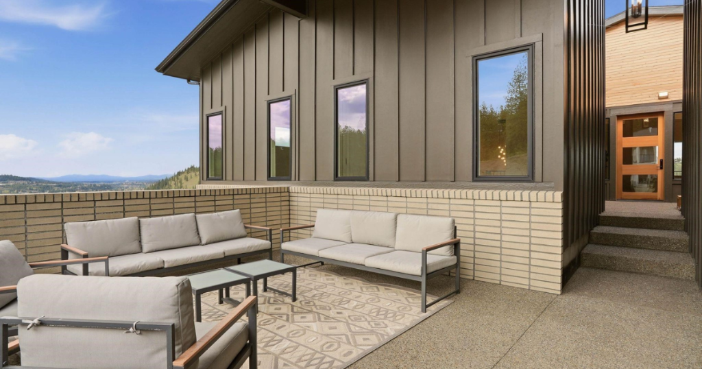 Front Patio — Outdoor Seating