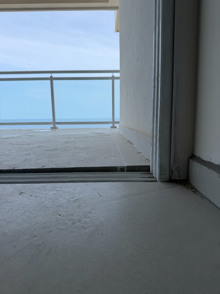 Terrazas con niveles superiores a pisos interiores.