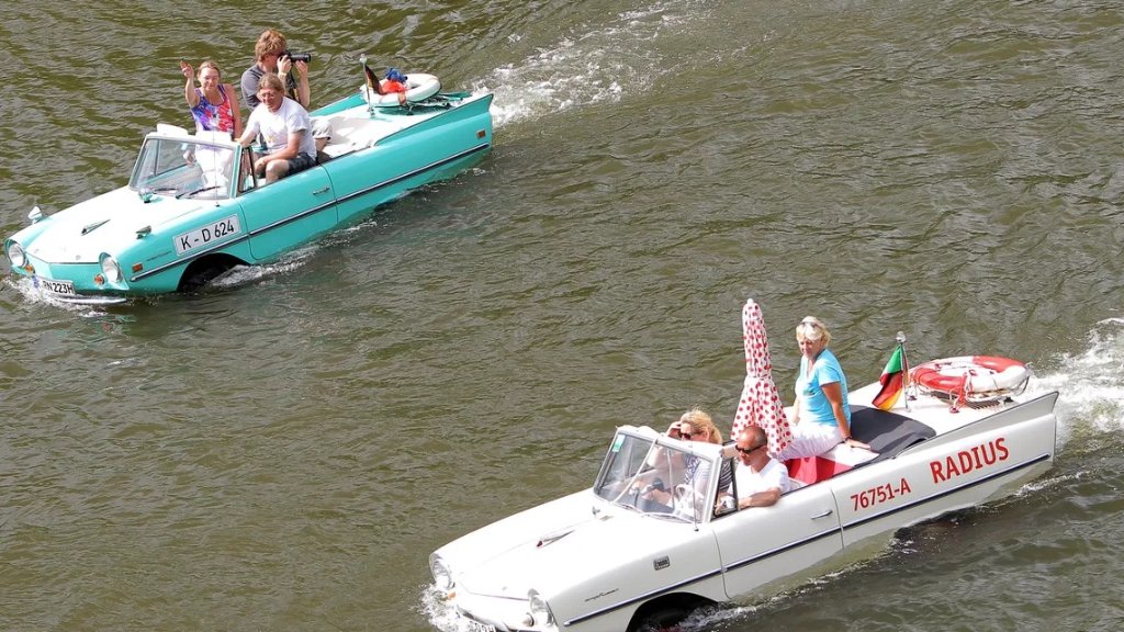 Schwimmendes Auto (Mosel-Amphibious)