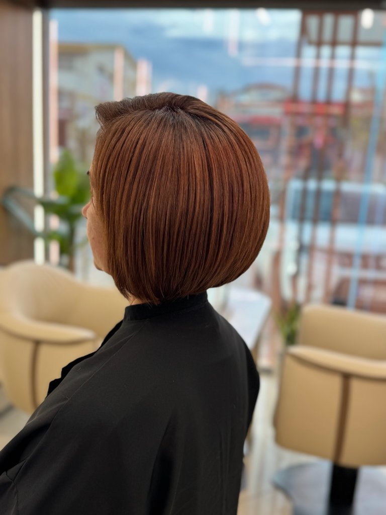 Πρόσφατο haircut και color result